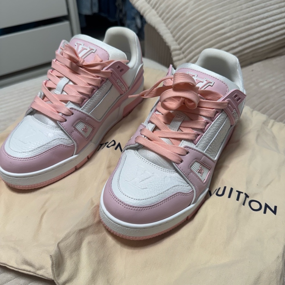 Louis Vuitton Women's Sneakers in Pink and White